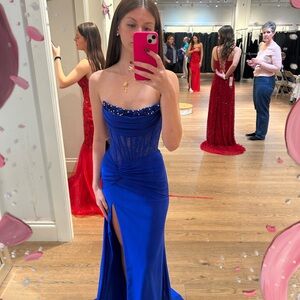 Elegant Strapless Blue Dress